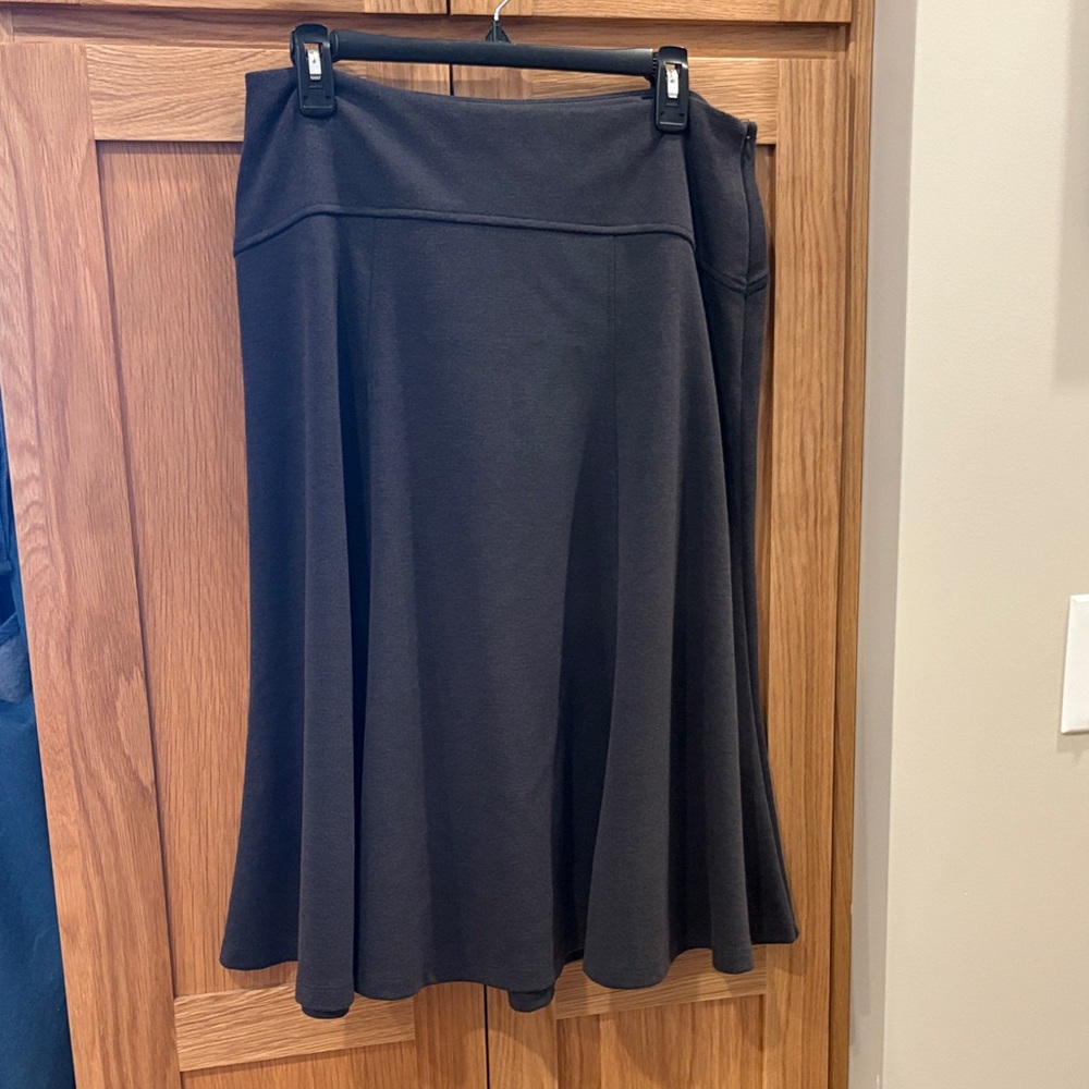 Elegant Charcoal Gray Women's Skirt in Size Medium
